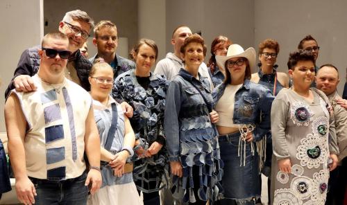 4 Drugie Życie Jeansu – niezwykły pokaz mody pełen serca