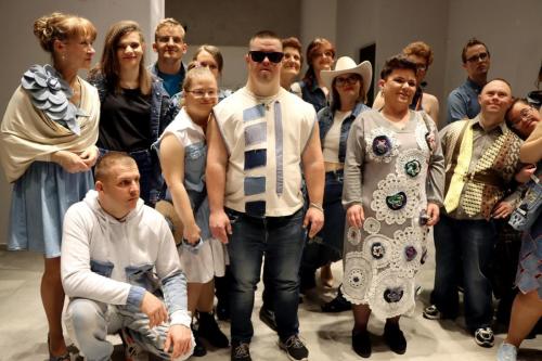 44 Drugie Życie Jeansu – niezwykły pokaz mody pełen serca