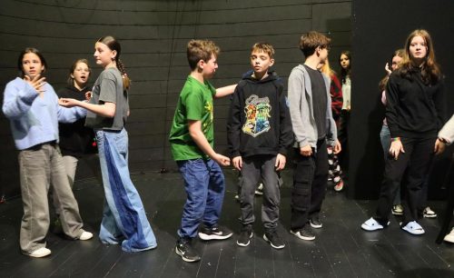 8-copy Warsztaty teatralne w Teatrze im. Ludwika Solskiego przyciągnęły młodzież