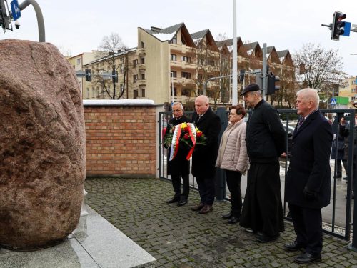 6-copy Uroczystość nadania imienia gen. bryg. Zdzisława Baszaka Regionalnemu Centrum Edukacji o Pamięci