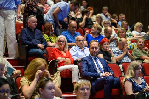 TP9_7525 „Nic się nie stało” – teatr w rytmie stadionowych braw