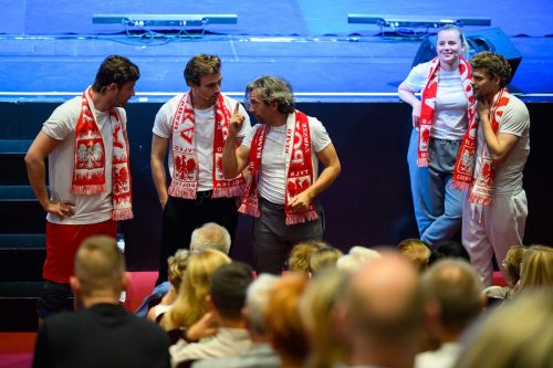 TP9_7535 „Nic się nie stało” – teatr w rytmie stadionowych braw