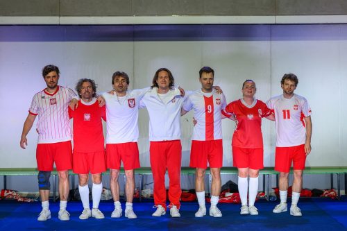 TP9_7543 „Nic się nie stało” – teatr w rytmie stadionowych braw