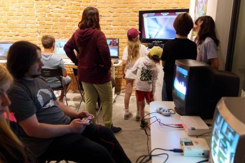 Uus0GWqg Noc Muzeów 2024: Noc Wspomnień i Gier przy Bema 20