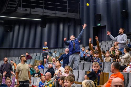 11 Niedziela z Tatusiem - seans filmu: "Felek i Tola ratują las"