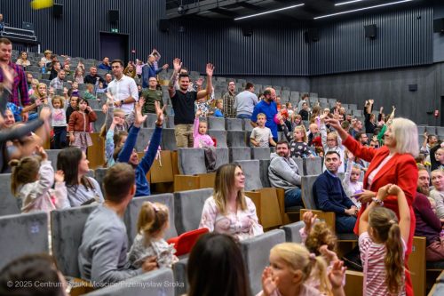 12 Niedziela z Tatusiem - seans filmu: "Felek i Tola ratują las"