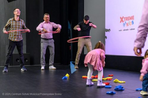 13 Niedziela z Tatusiem - seans filmu: "Felek i Tola ratują las"