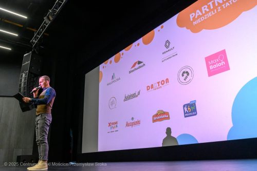 15 Niedziela z Tatusiem - seans filmu: "Felek i Tola ratują las"