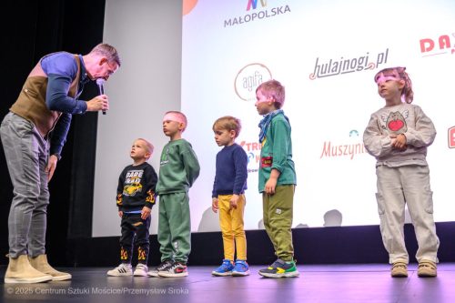 19 Niedziela z Tatusiem - seans filmu: "Felek i Tola ratują las"