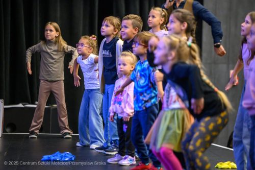 21 Niedziela z Tatusiem - seans filmu: "Felek i Tola ratują las"