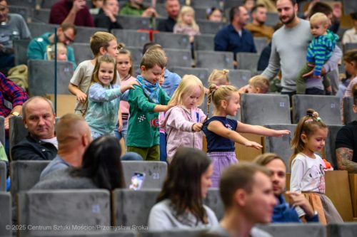 8 Niedziela z Tatusiem - seans filmu: "Felek i Tola ratują las"