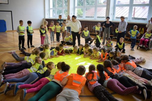 1-copy Międzynarodowy dzień odblasków w SP nr 25 w Tarnowie/ Ogólnopolski Policyjny Dzień Odblasków