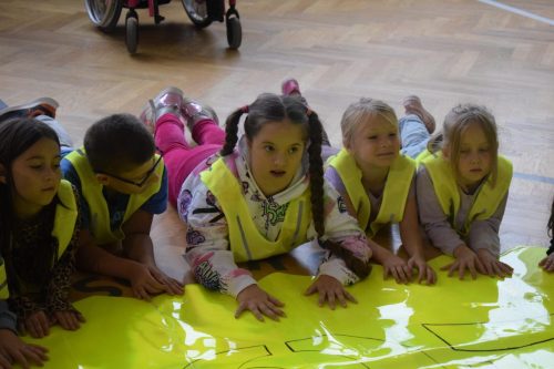 3-copy Międzynarodowy dzień odblasków w SP nr 25 w Tarnowie/ Ogólnopolski Policyjny Dzień Odblasków