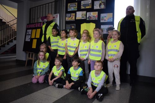 8-copy Międzynarodowy dzień odblasków w SP nr 25 w Tarnowie/ Ogólnopolski Policyjny Dzień Odblasków