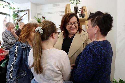 18-copy Małe Wielkie Ogrody – Sztuka Natury w Drewnie i Szkle