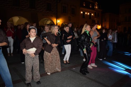 6-copy Ostatnia taneczna niedziela na Tarnowskim Rynku