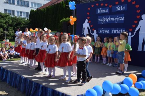 448406268_867478105411220_1571144029524135508_n Festyn rodzinny pod hasłem "Mama i tata najpiękniejsze słowa świata"