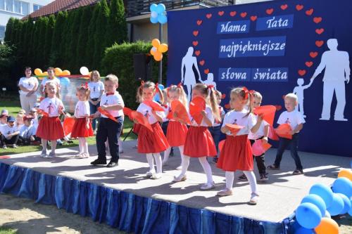 448549256_867478222077875_6534108654439078483_n Festyn rodzinny pod hasłem "Mama i tata najpiękniejsze słowa świata"