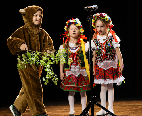 25-copy Od pokoleń blisko dzieci i mieszkańców Mościc – Jubileusz 70-lecia PP 33.....