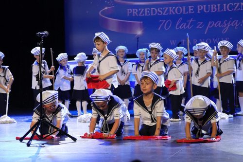 30-copy Od pokoleń blisko dzieci i mieszkańców Mościc – Jubileusz 70-lecia PP 33.....