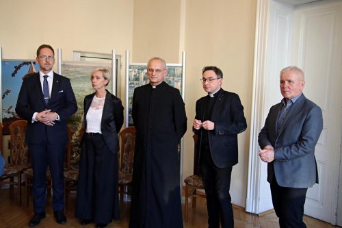 1-copy Konferencja i panel historyczny „Janusz Ostrogski i XVII-wieczny Tarnów”....