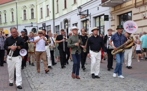 6 Nowoorleańskie rytmy na tarnowskiej starówce