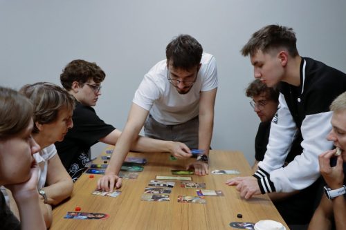 img-8527-edytowano-copy Planszówki / Młodzieżówki / Nocne spotkanie