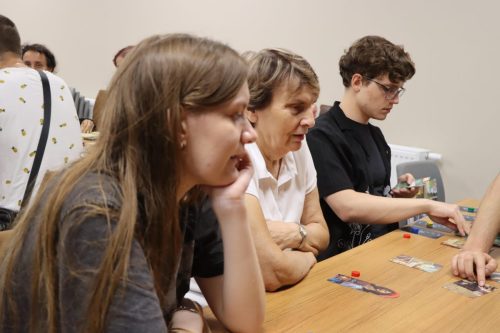 img-8528-copy Planszówki / Młodzieżówki / Nocne spotkanie