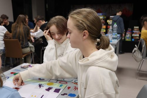 img-8558-copy Planszówki / Młodzieżówki / Nocne spotkanie