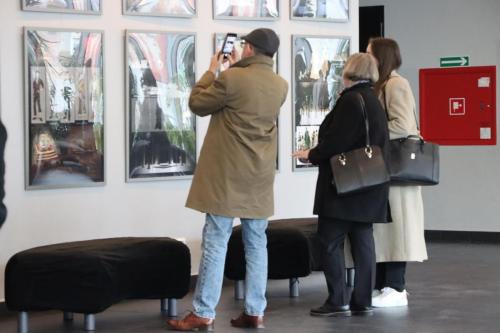 img-5977-copy Wernisaż „Scenografie i Kostiumy” – święto twórczości młodych artystów