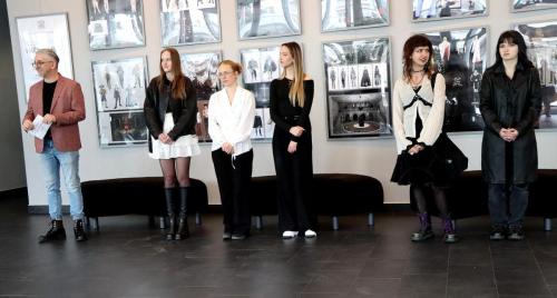 img-6040-edytowano-copy Wernisaż „Scenografie i Kostiumy” – święto twórczości młodych artystów