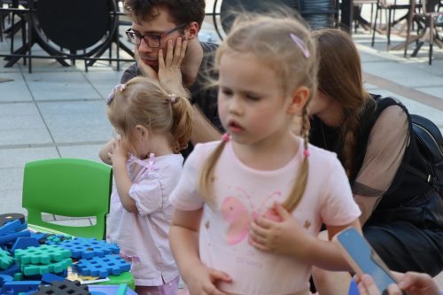 6-copy PoKlocki – mobilny plac zabaw