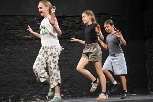 16-copy Odkrywanie teatru, wielkiej sceny i siebie