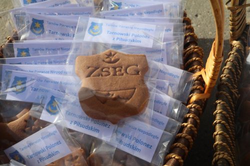 5-copy Polonez z Piłsudskim – młodzież w hołdzie Niepodległej.