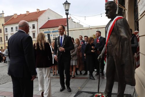 img-2268-copy Polonez z Piłsudskim – młodzież w hołdzie Niepodległej.