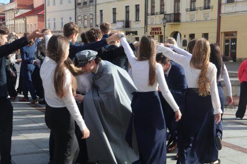 img-9083-copy Polonez z Piłsudskim – młodzież w hołdzie Niepodległej.