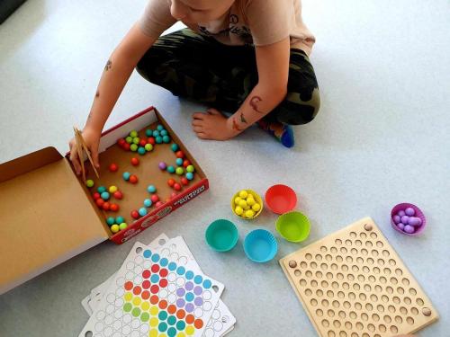 375758902_617167160568974_8439884770217402416_n Wakacyjne porady sensoryczne