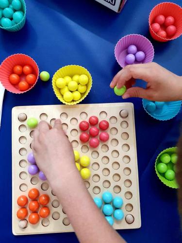 375760844_612589944144078_8769726570968256206_n Wakacyjne porady sensoryczne