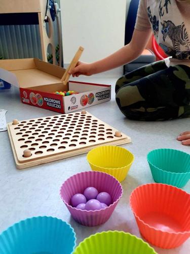 375769603_661554595942015_6402558698436962301_n Wakacyjne porady sensoryczne