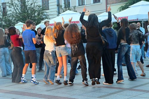 26-edytowano-copy Deszcz nie przeszkodził. Tarnowski Rynek znów zatańczył. Zabrakło tylko wodzireja...