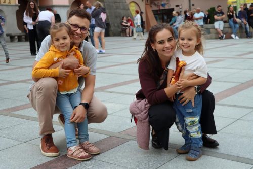 8-copy Deszcz nie przeszkodził. Tarnowski Rynek znów zatańczył. Zabrakło tylko wodzireja...