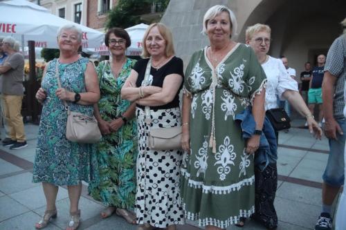 450603893_885788560246841_4549121066717194020_n Potańcówka 2024 "Tak bawi się Tarnów"