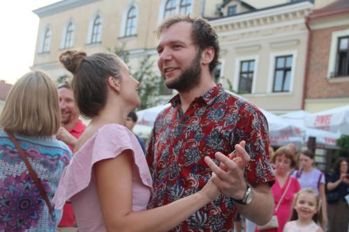 450687223_885788020246895_2782571645744267790_n Potańcówka 2024 "Tak bawi się Tarnów"