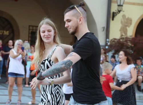 450859954_885753183583712_5310989991742753764_n Potańcówka 2024 "Tak bawi się Tarnów"