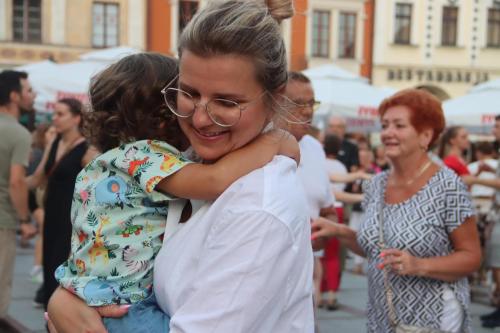 451118448_885787866913577_2479967142083580097_n Potańcówka 2024 "Tak bawi się Tarnów"