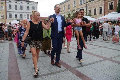 451213305_885753153583715_3918484858830100163_n Potańcówka 2024 "Tak bawi się Tarnów"