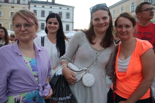 451258792_885788320246865_7490554774493526403_n Potańcówka 2024 "Tak bawi się Tarnów"