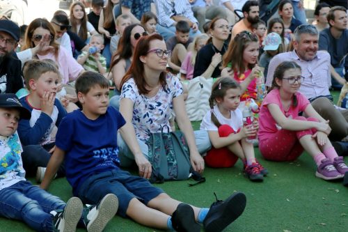 20 Magia Disneya w letnim amfiteatrze