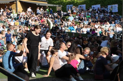 36 Magia Disneya w letnim amfiteatrze