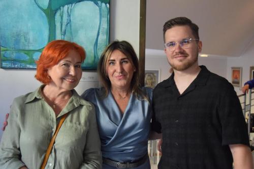 448146365-862443319248032-2000855420120798569-n-copy Elżbieta Remian "Wibracje"